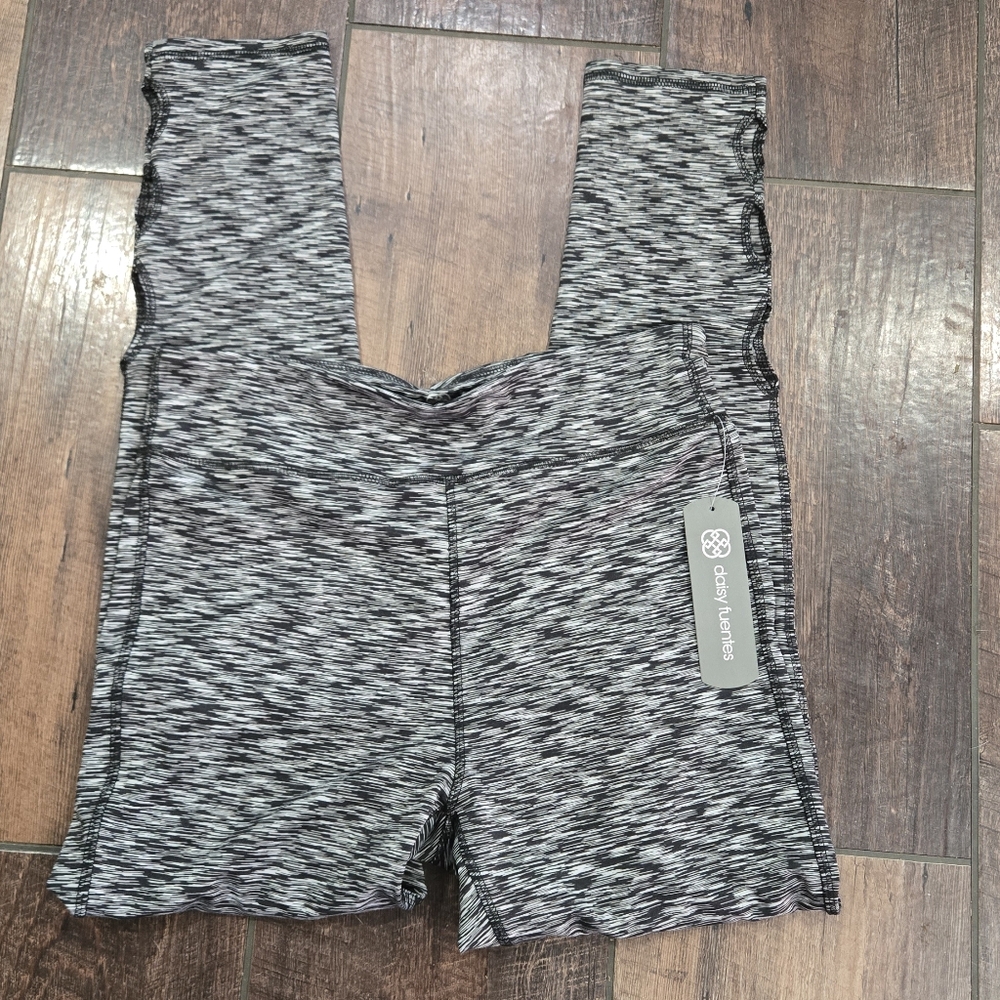 Daisy Fuentes NWT women's leggings